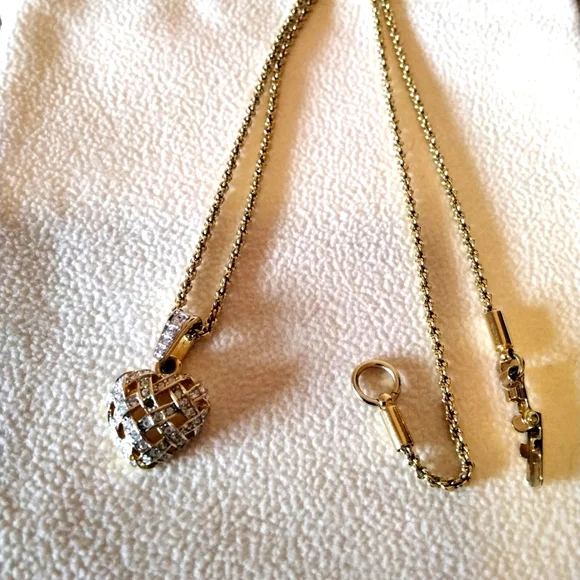 SWAROVSKI HEART PENDANT NECKLACE with Box and Swarovski Certificate included - Picture 2 of 4